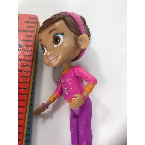 3.5” Polly Pocket Disney Doc McStuffins DOLL Wearing Pink Sparkle Toy Figure - Picture 6 of 6